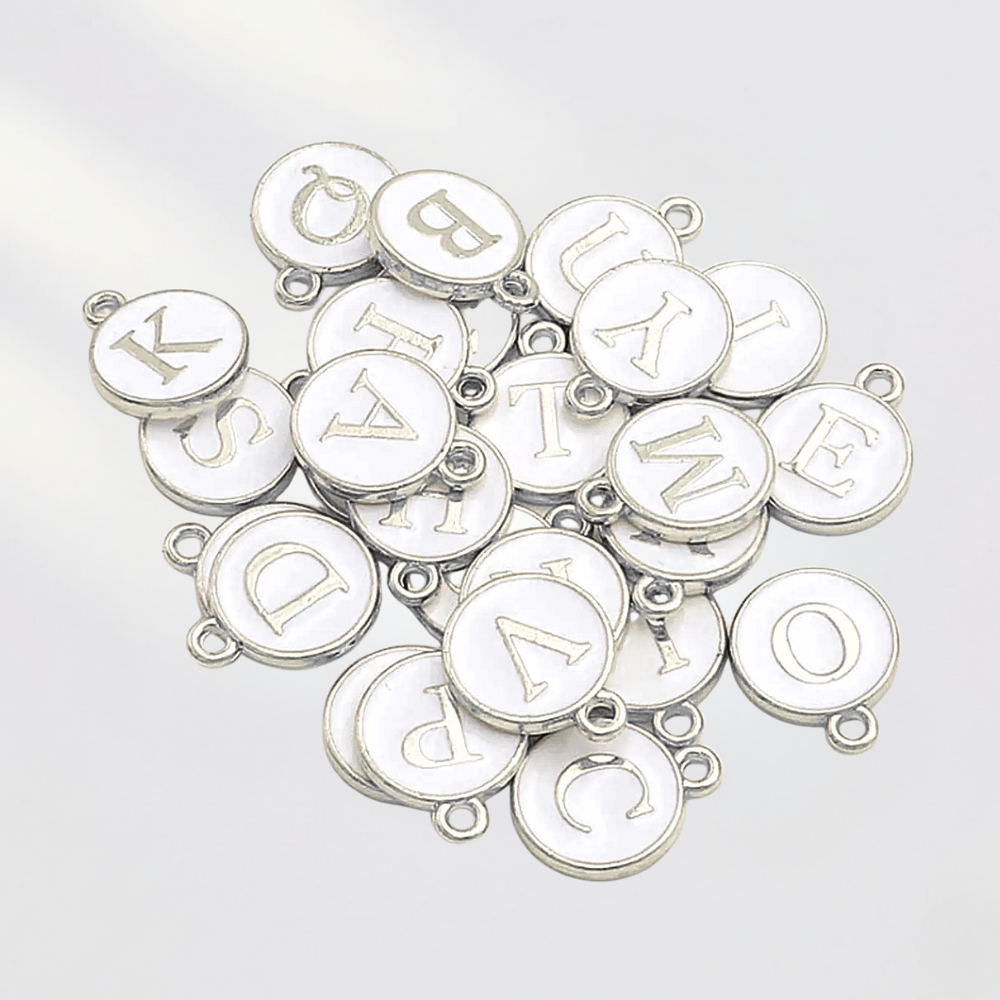 SERIFEN BUCHSTABEN Charm - weiß silber