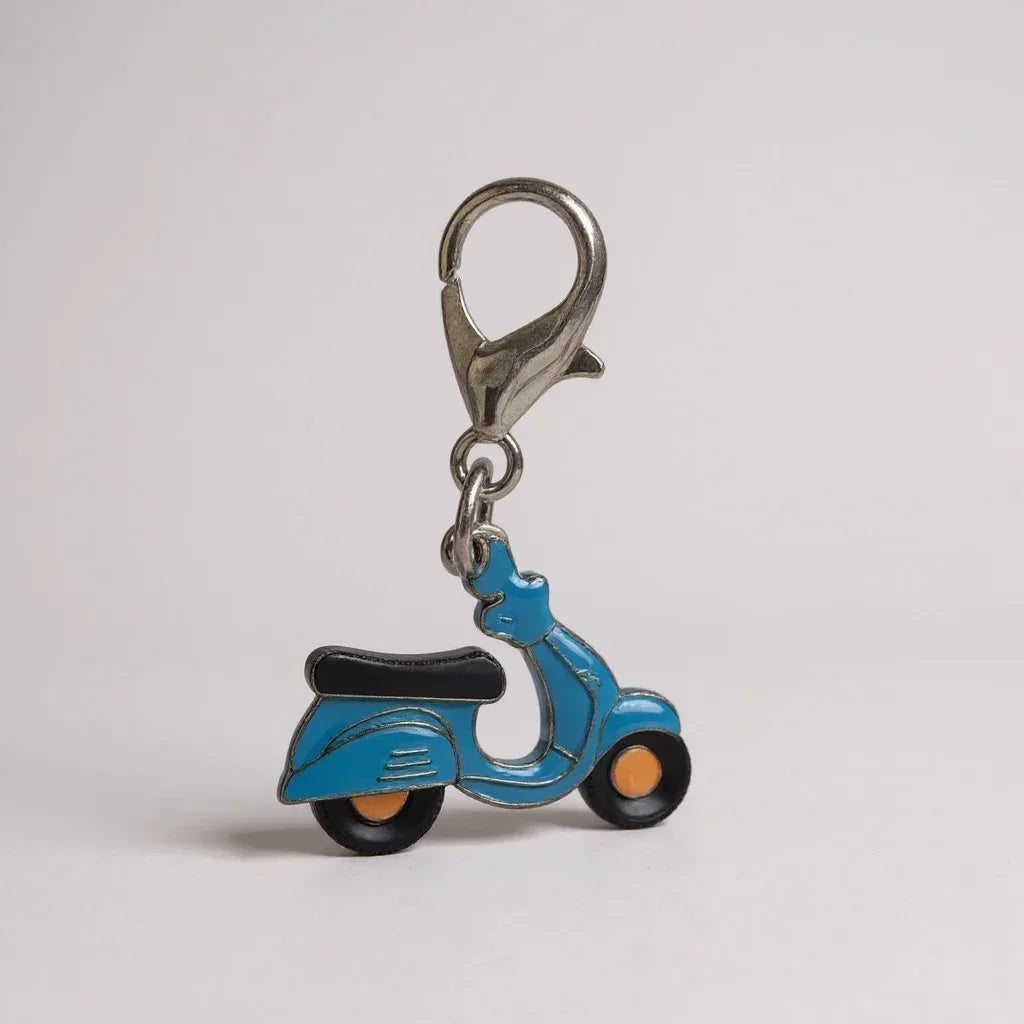 VIVA VESPA Charm - Glam & Gallop