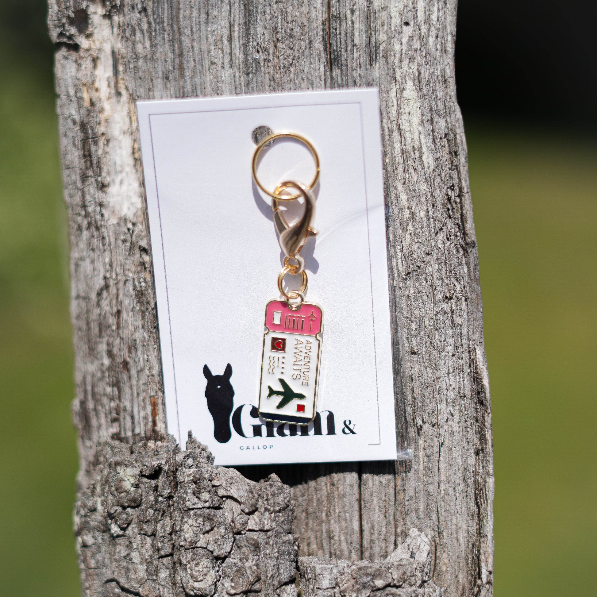 BOARDING PASS Charm - Glam & Gallop