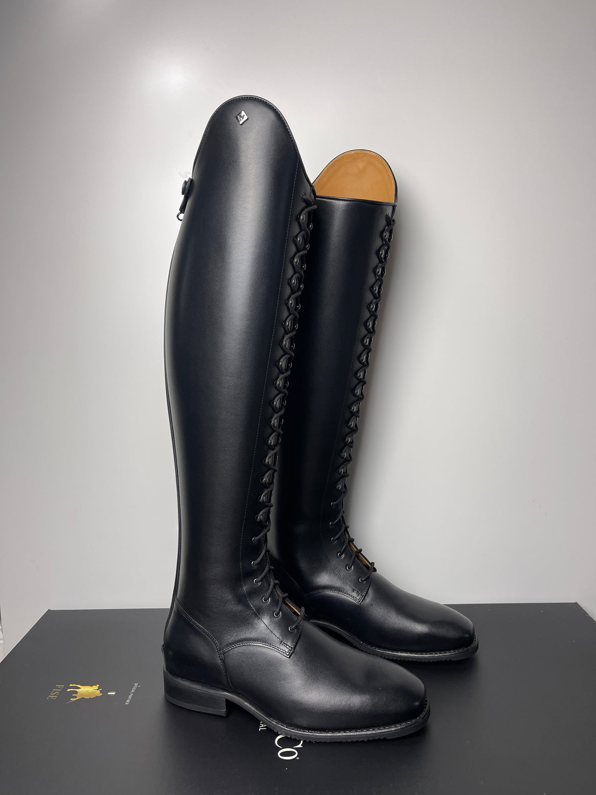 S8603 Wrat Schwarz 39 A L H 49 W 37,5