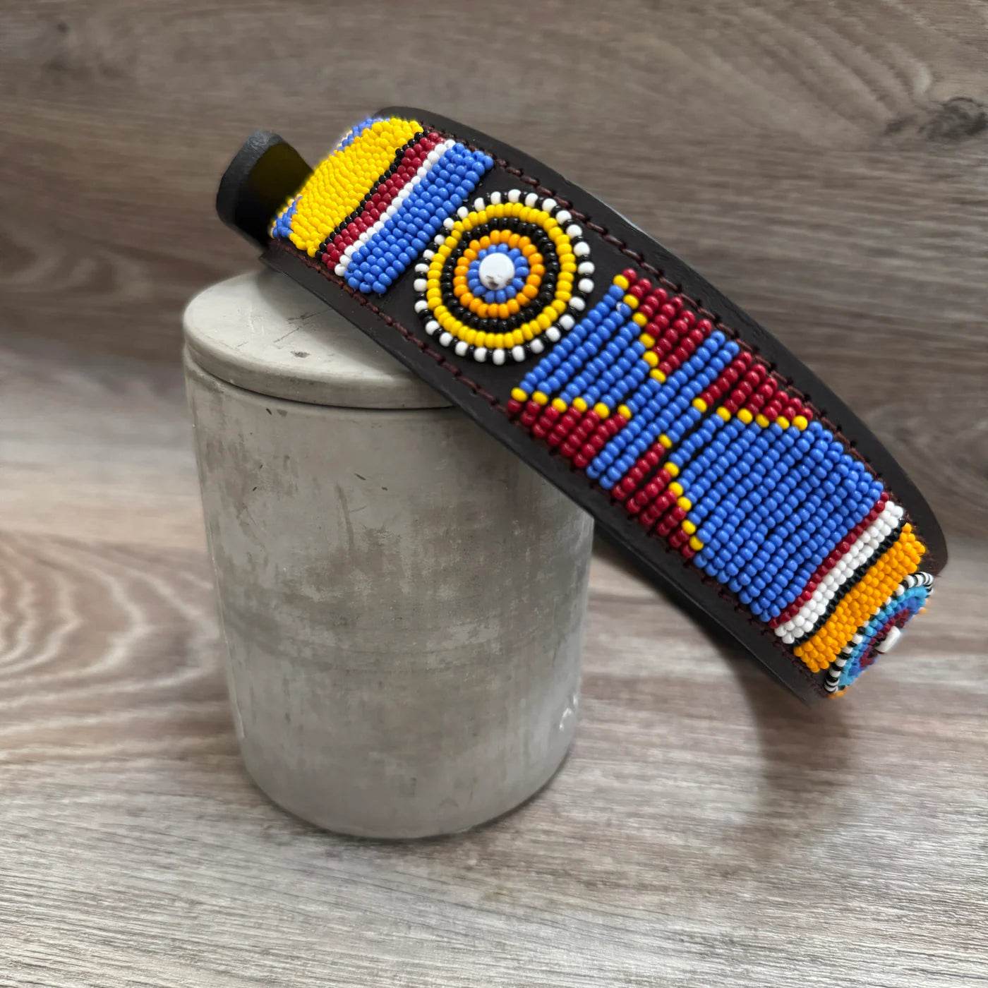 Hundehalsband Maasai aus Leder mit Perlen - Größe L - Glam & Gallop