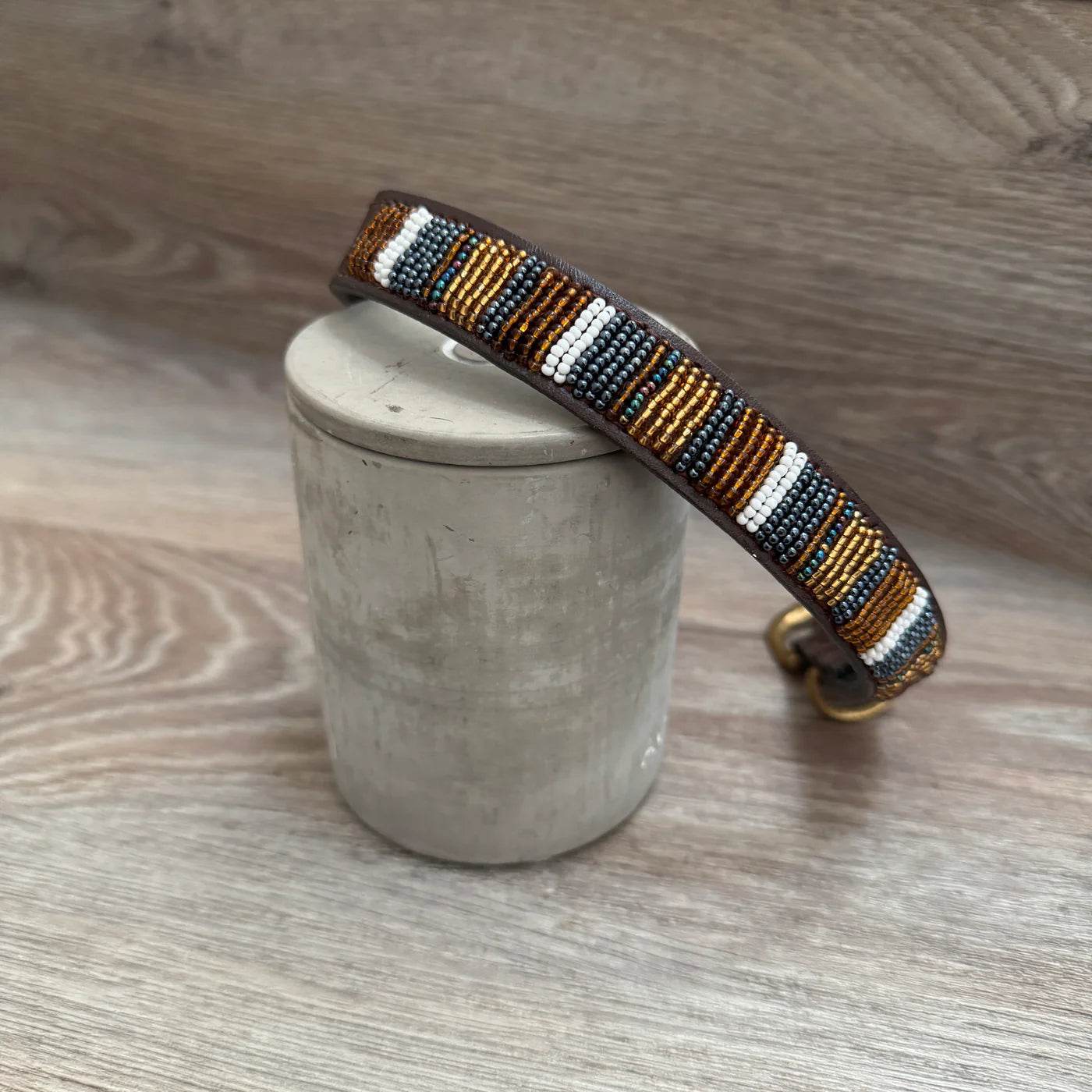 Hundehalsband Maasai aus Leder mit Perlen - Größe S - Glam & Gallop