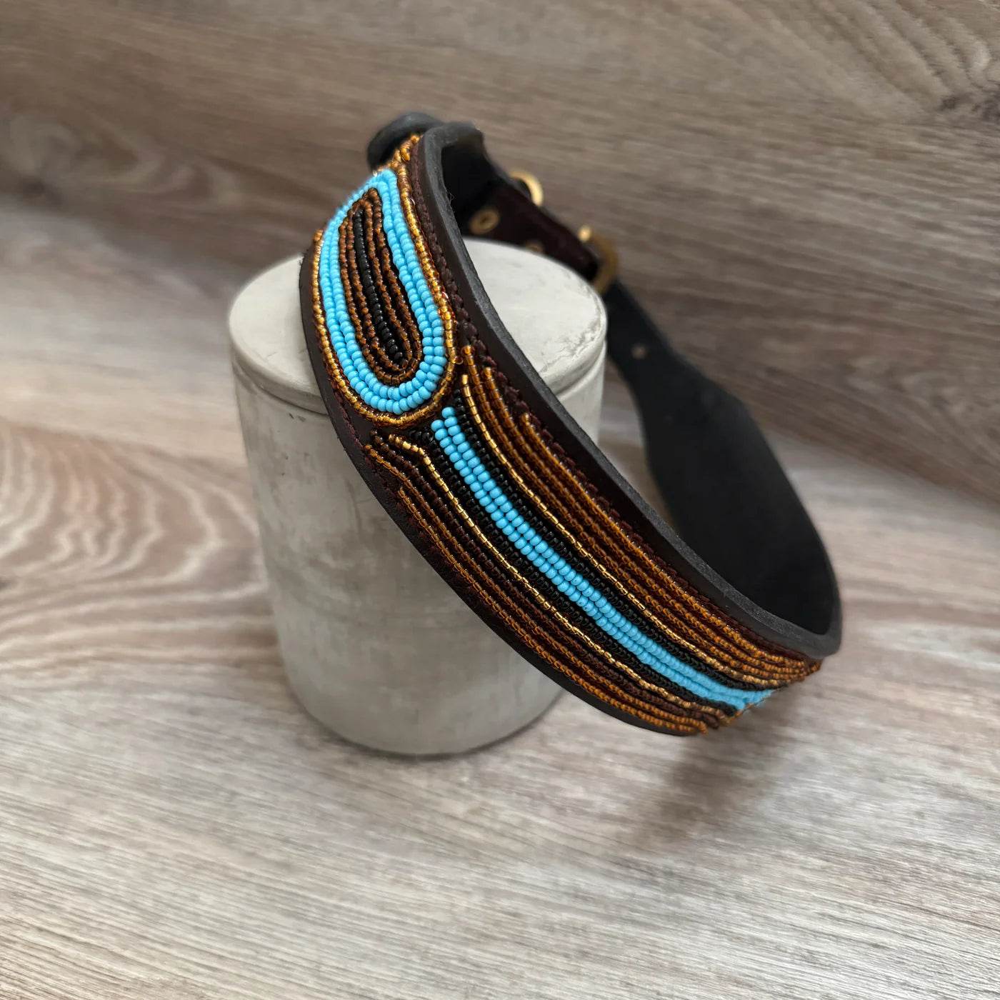 Hundehalsband Maasai aus Leder mit Perlen - Größe L - Glam & Gallop