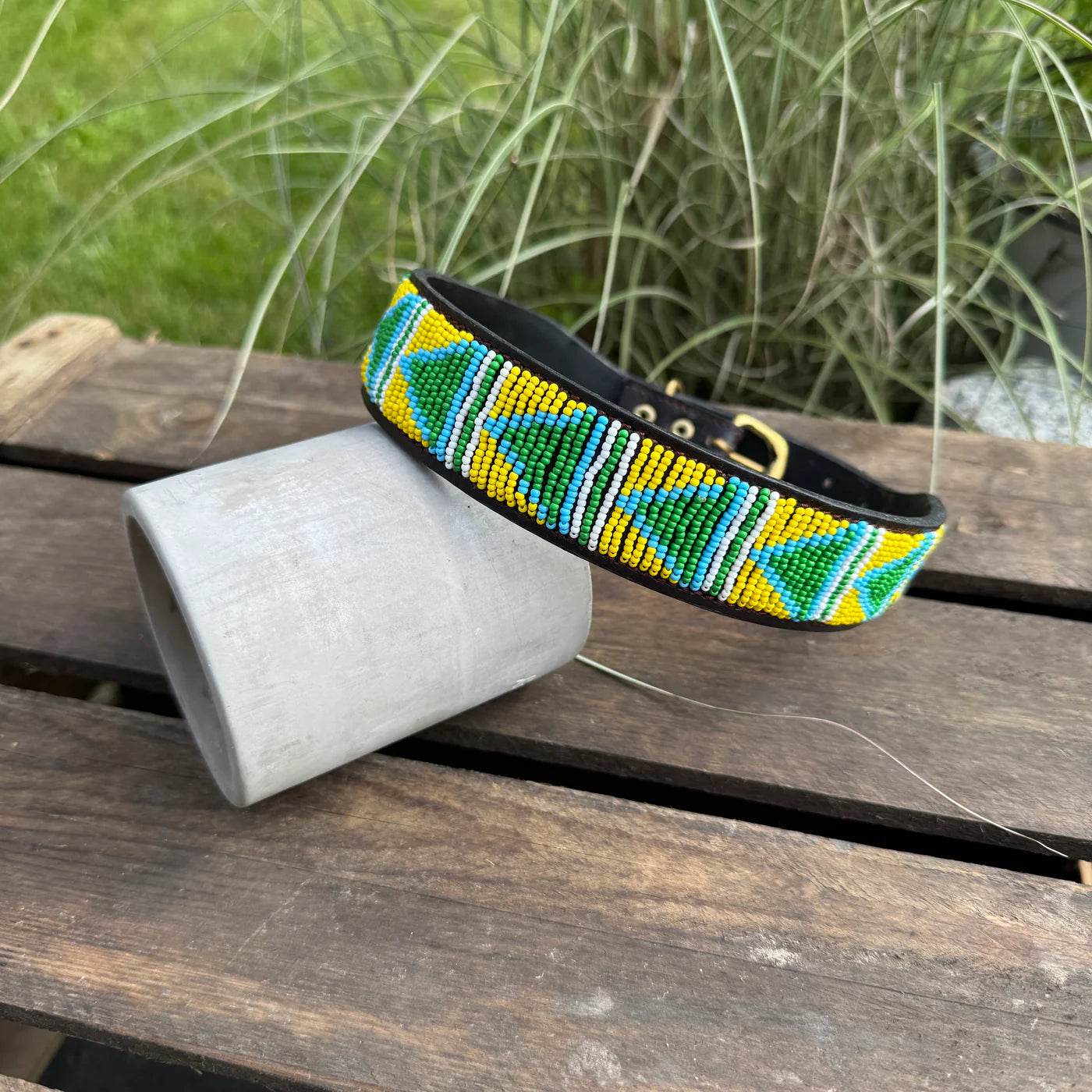 Hundehalsband Maasai aus Leder mit Perlen - Größe L - Glam & Gallop