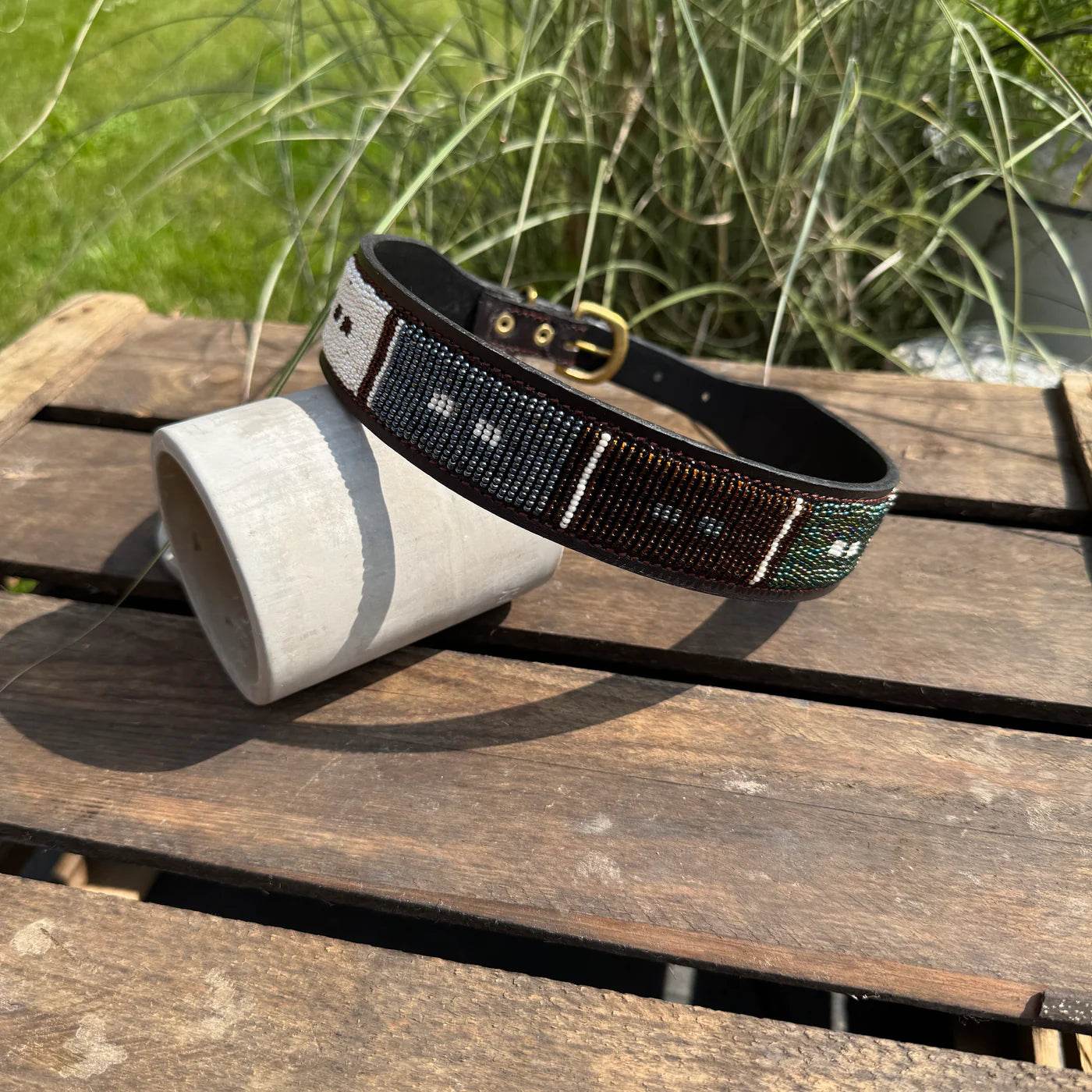 Hundehalsband Maasai aus Leder mit Perlen - Größe XL - Glam & Gallop