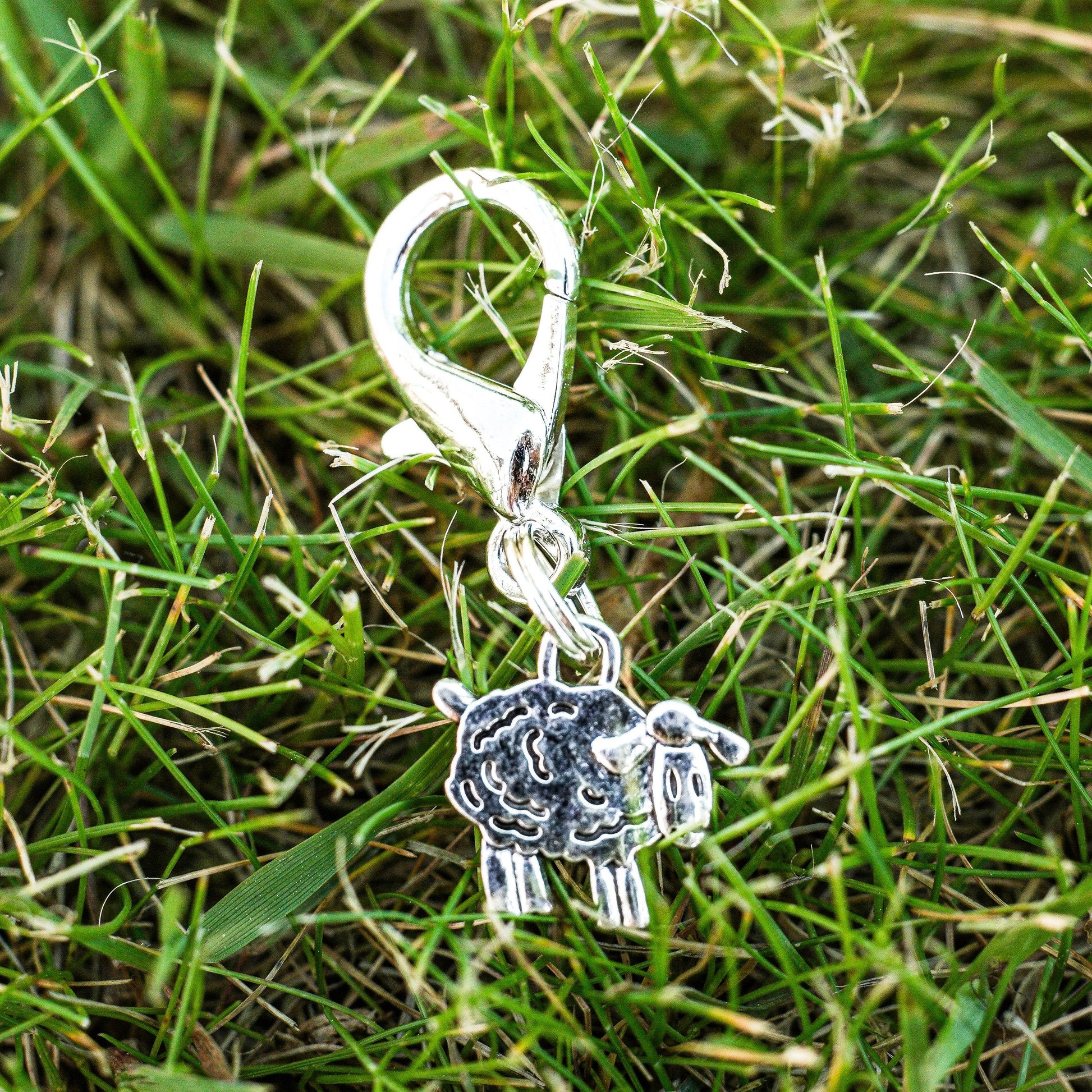 LUCKY SHEEP Charm - Glam & Gallop