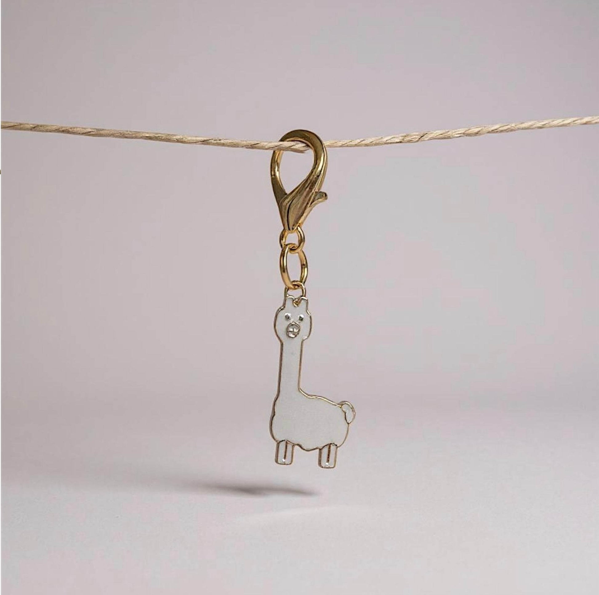 NO DRAMA LAMA Charm - Glam & Gallop