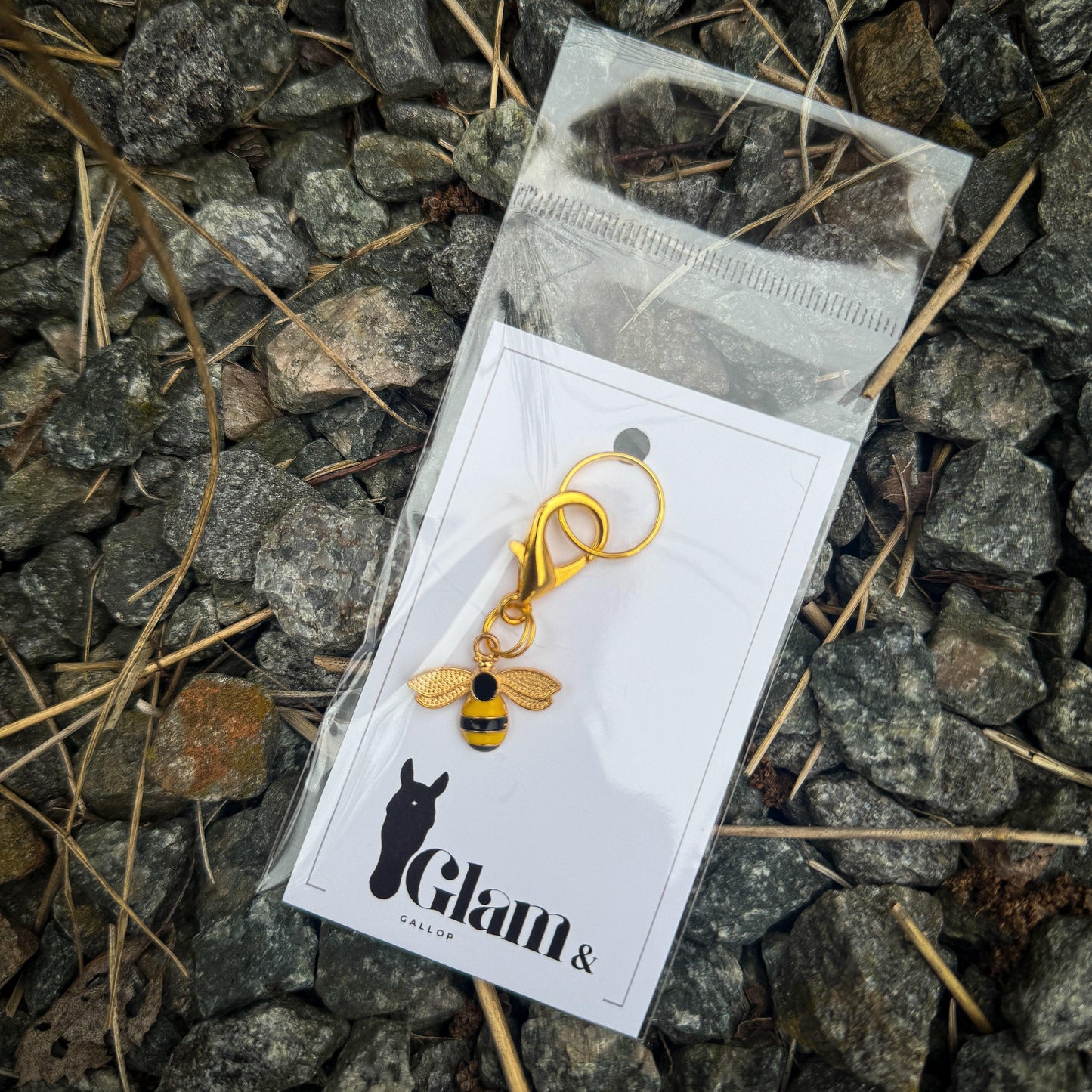 QUEEN BEE Charm - Glam & Gallop