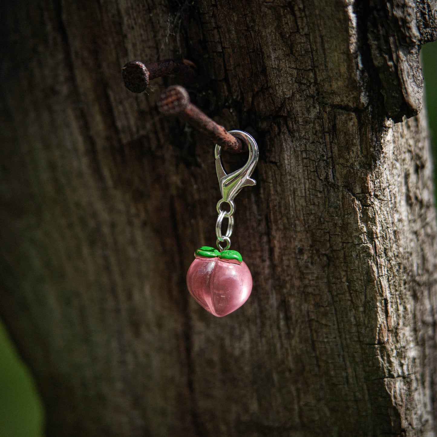 SWEET PEACH Charm - Glam & Gallop