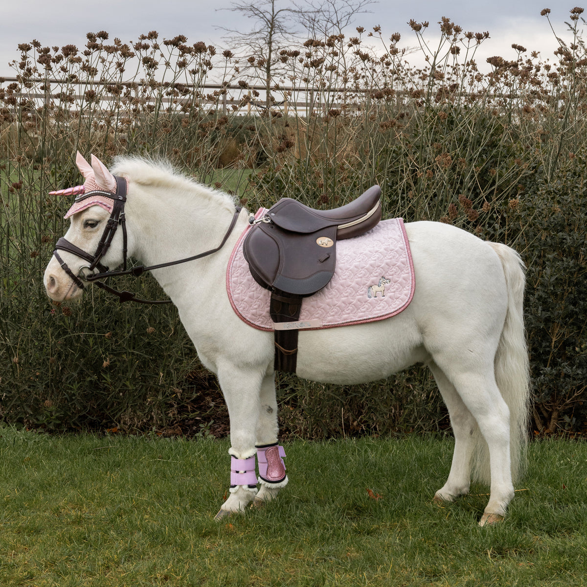 Schabracke Einhornkopf Glitzer Springen Hell