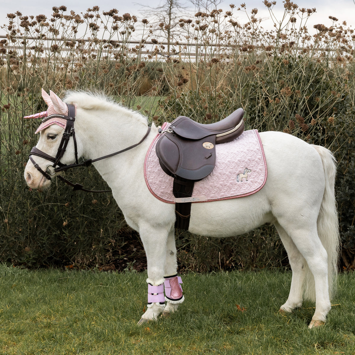 Schabracke Einhornkopf Glitzer Springen Hell