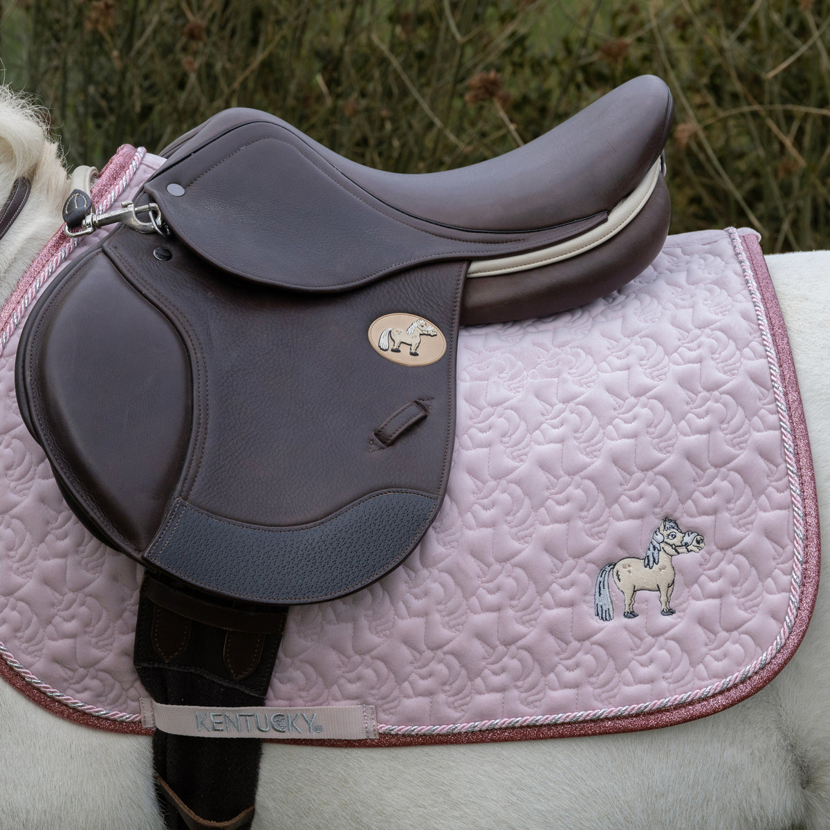 Schabracke Einhornkopf Glitzer Springen Hell