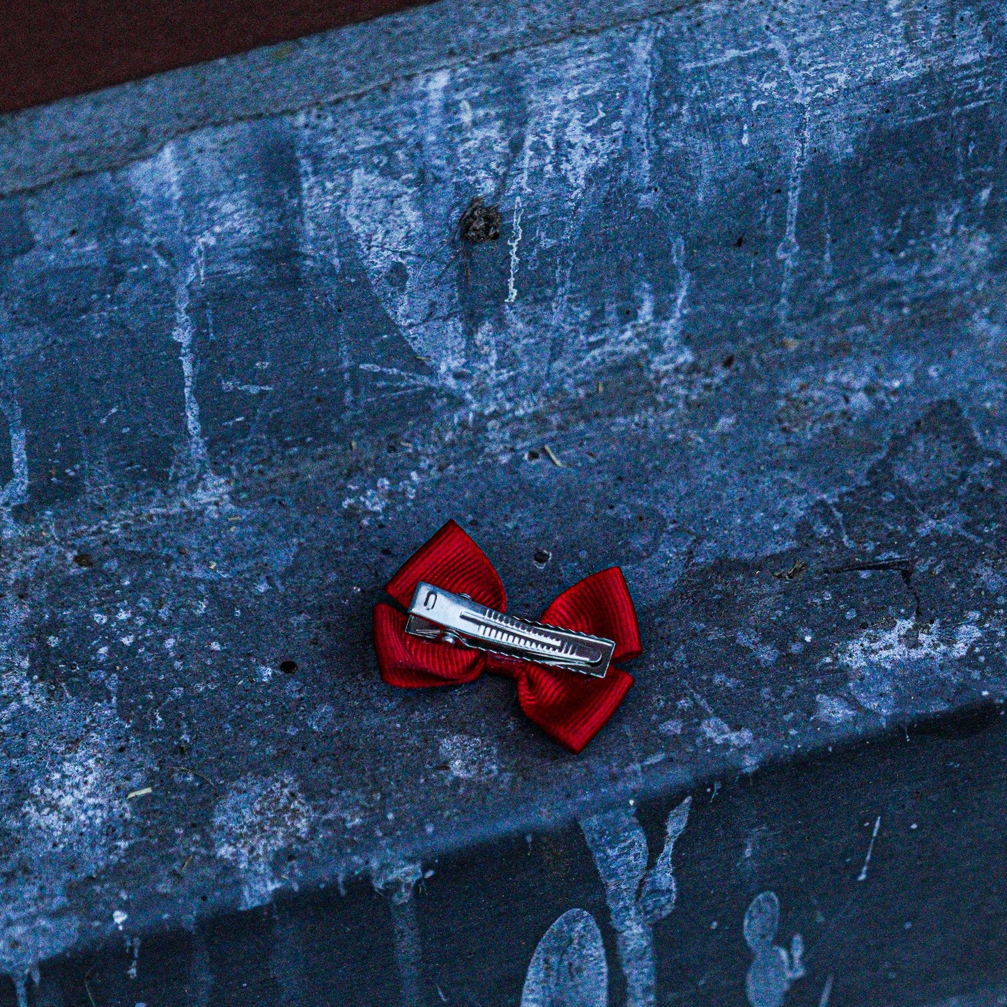 Rotes Warn-Schleifchen