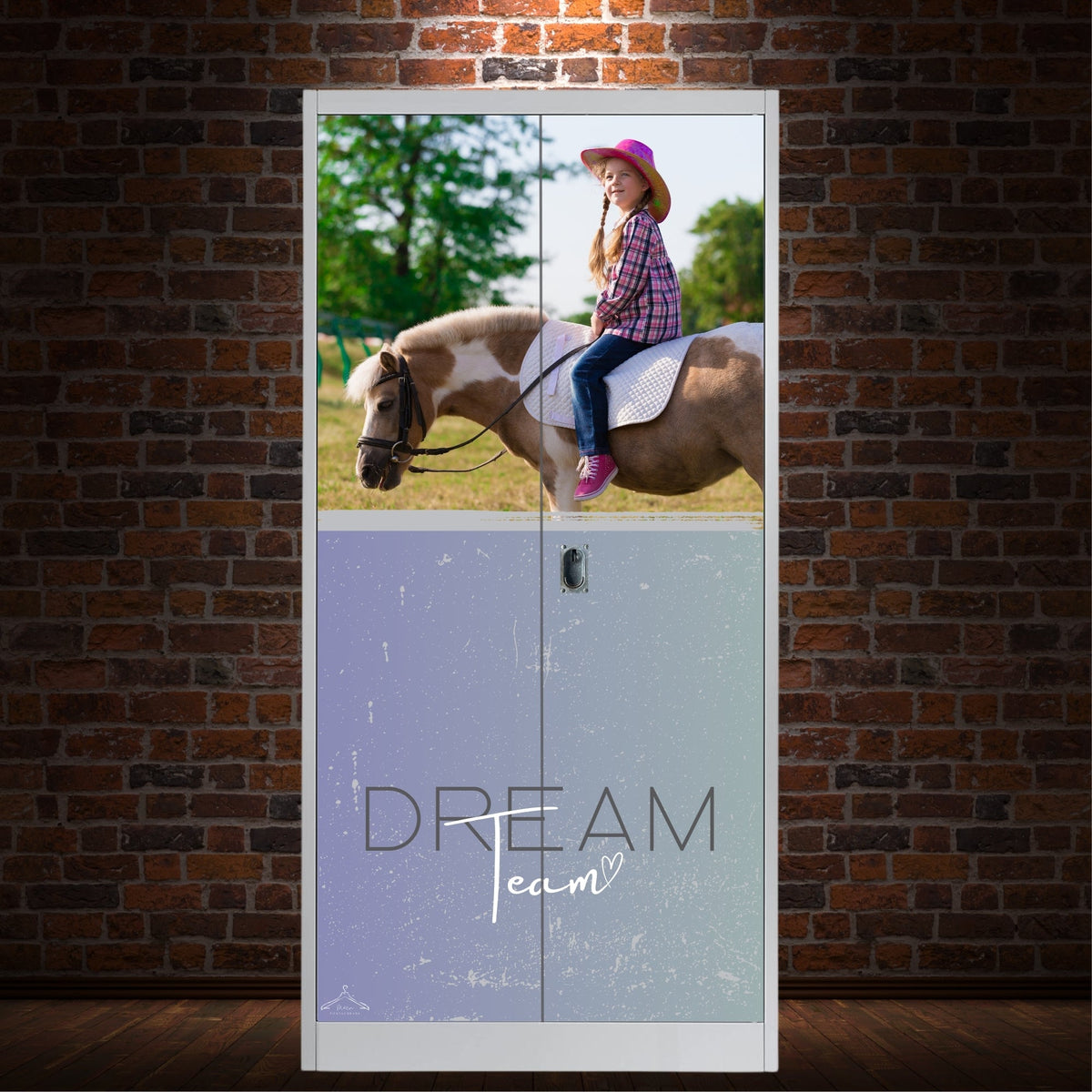 Personalisierte Sattelschrank Folie "Dreamteam" mit Foto
